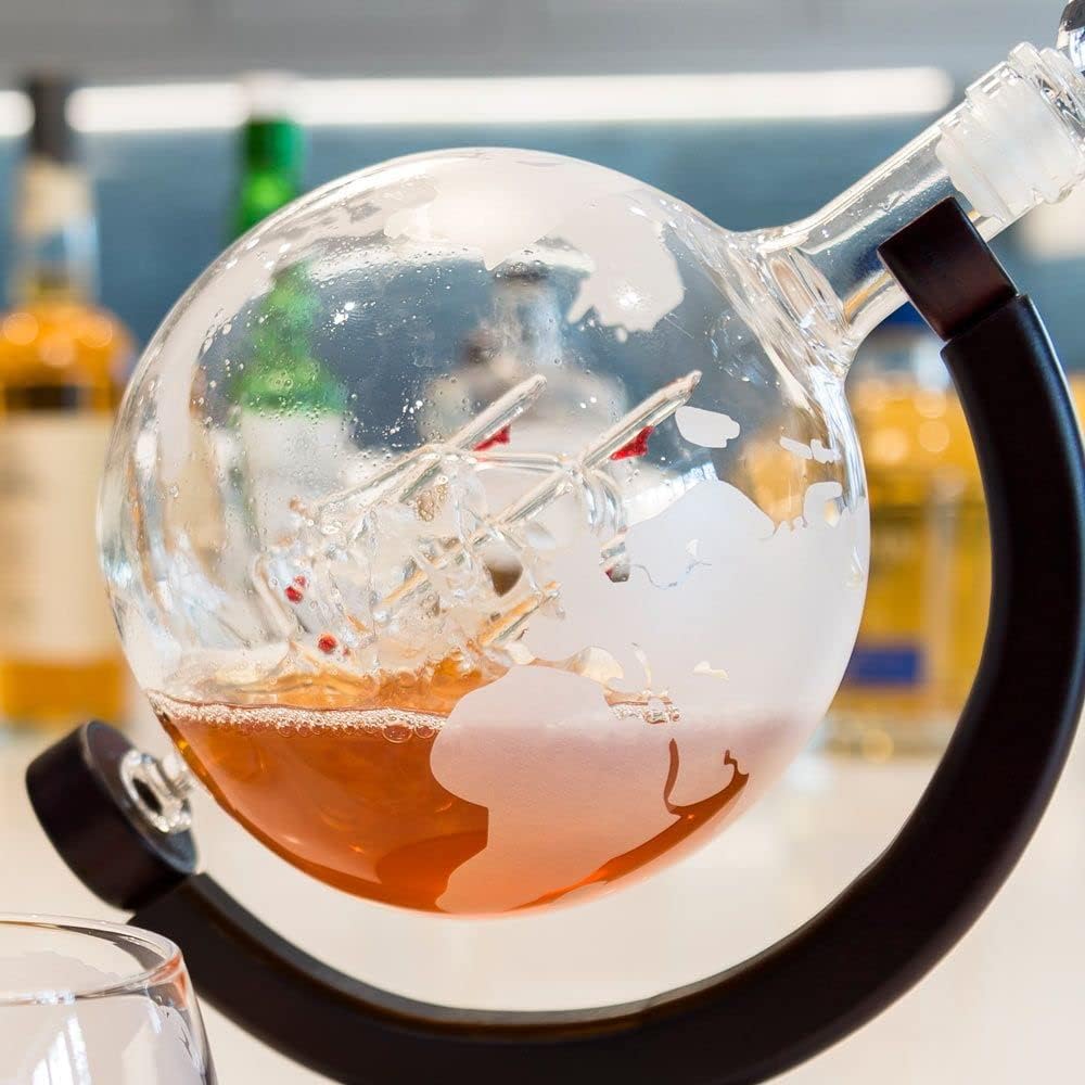 The Source Globe Decanter with Glasses (set)